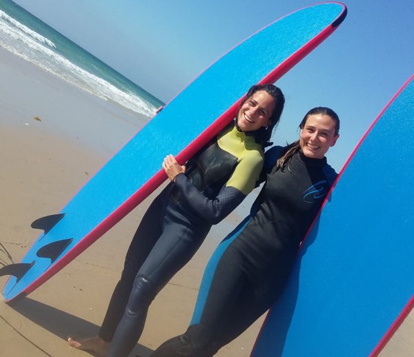 chicas surf tarifa